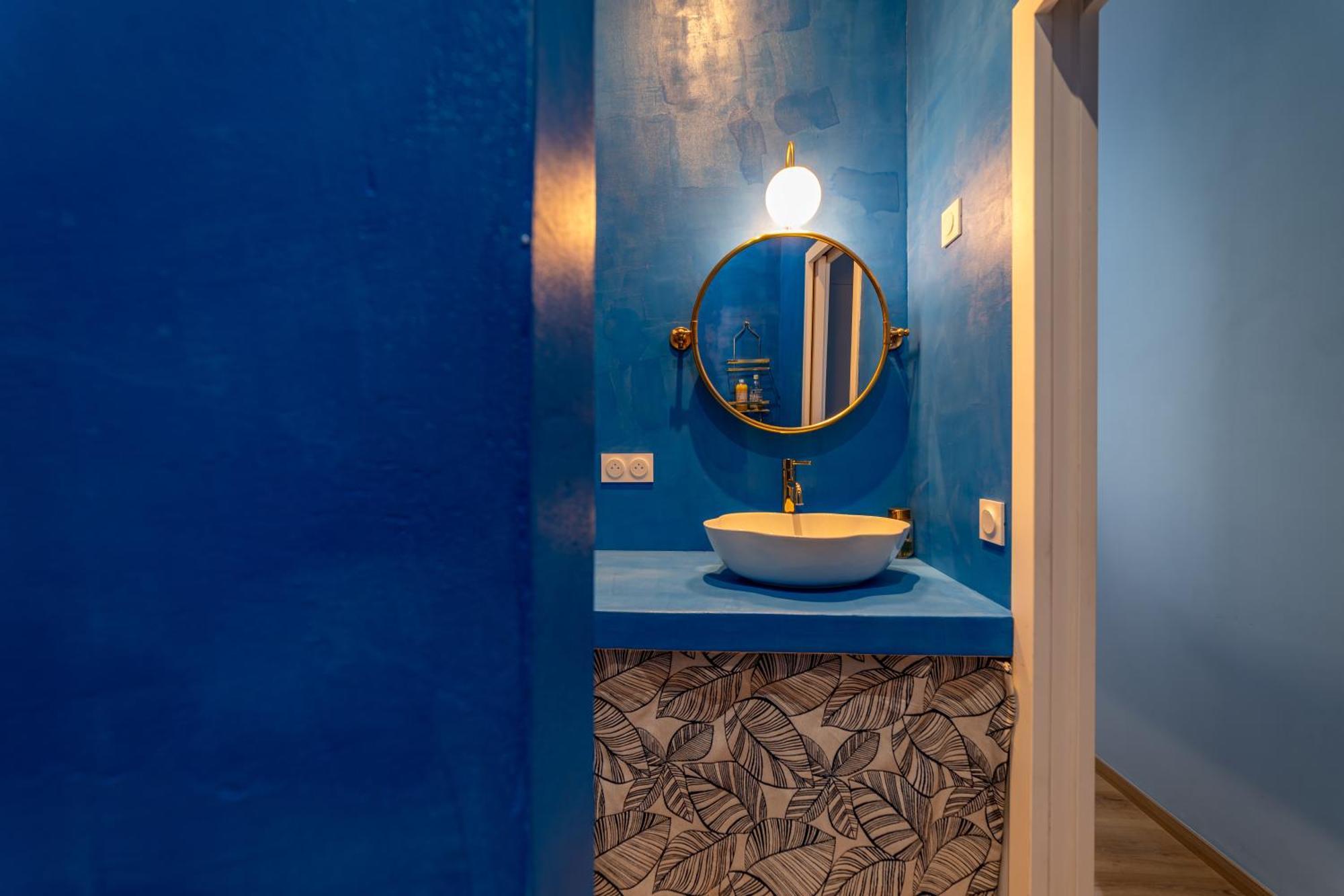 Le Bleu Jean Denim Arenes - Une Nuit A Nimes Exterior photo